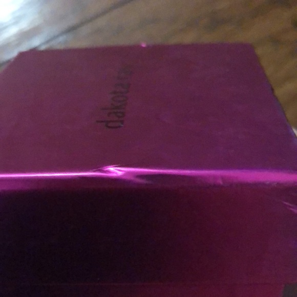 COPY - BRAND NEW NECKLACE! NIB! THE BOX HAS SOME DENTS! NWT! SMOKE FREE HOME! - Picture 5 of 5